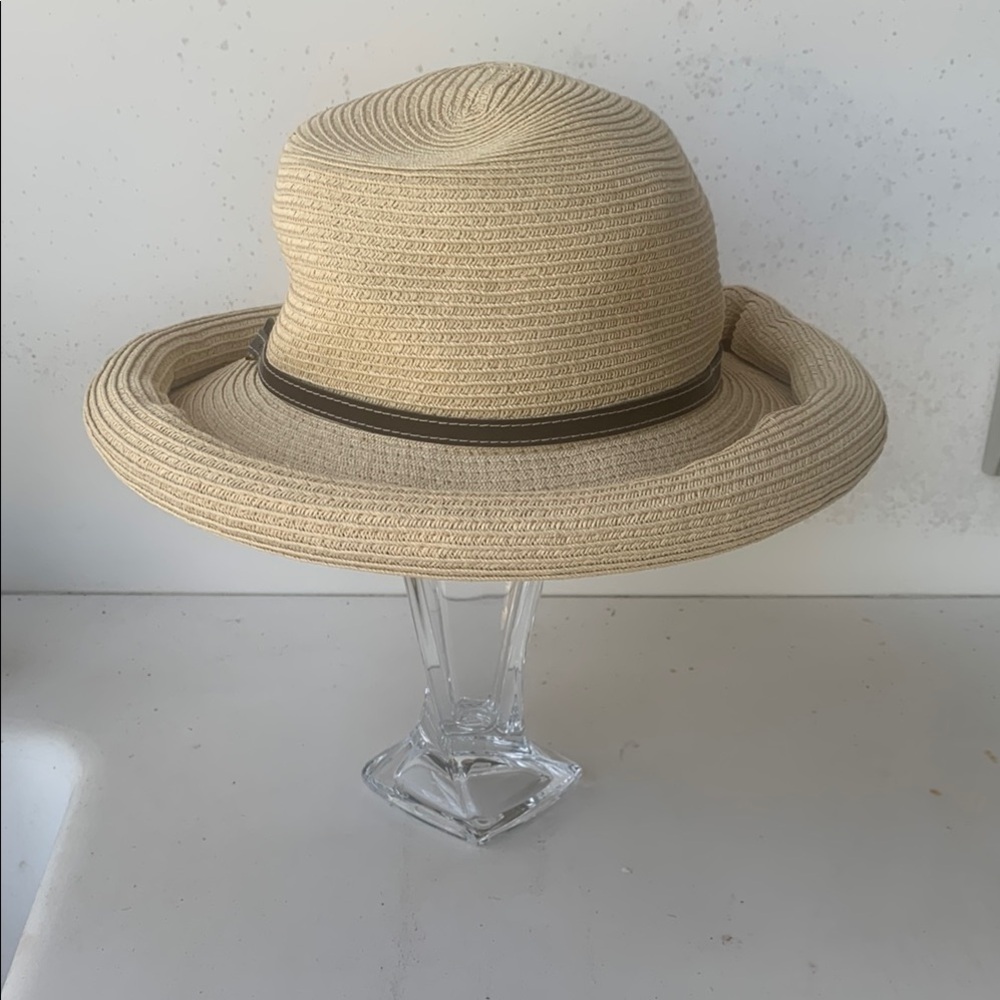 Tan Women's Sun Hat, like new, sort of floppy
